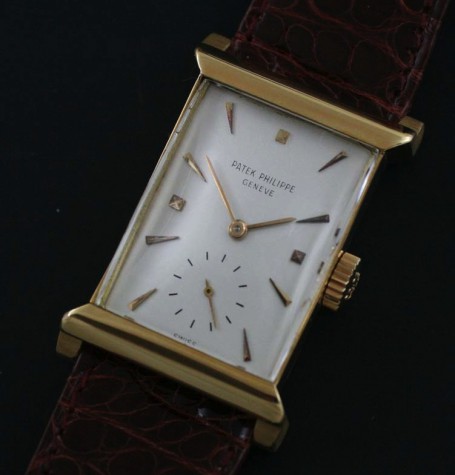 Vintage Patek Philippe ref 2404 detailed photo