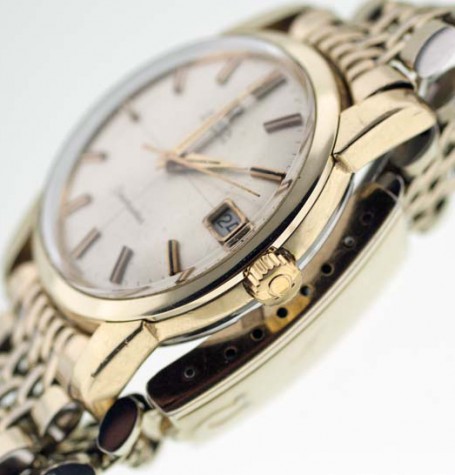 Omega Seamaster crown