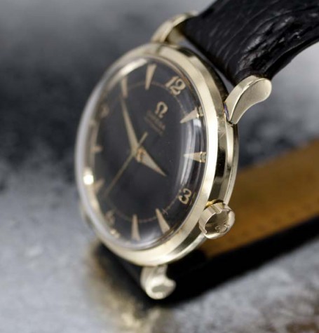 Omega Bumper automatic crown